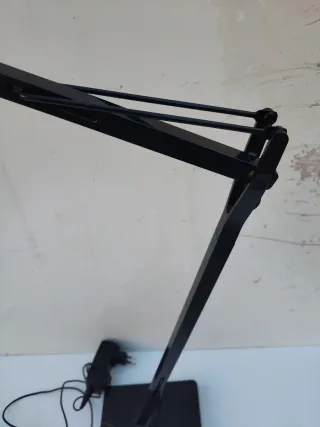 Lámpara esceitorio diseño Kelvin Led FLOS Art Decó