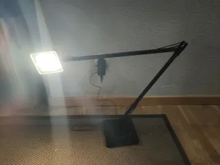 Lámpara esceitorio diseño Kelvin Led FLOS Art Decó