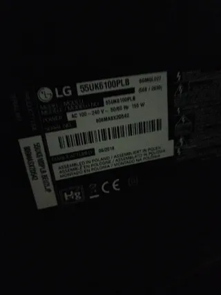 Televisor Negro y Gris