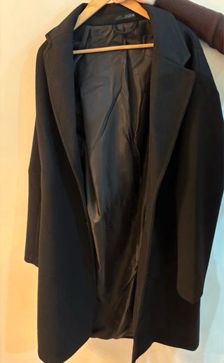 Abrigo largo negro Zara