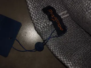 Gorro Louis Vuitton Cinza