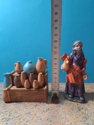Figura Belén Mujer con Vasijas y puesto