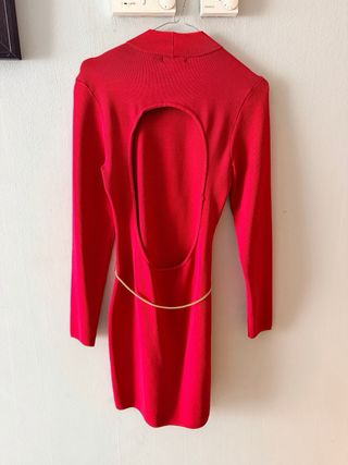 Vestido Guess Rojo Manga Larga Cadena Dorada