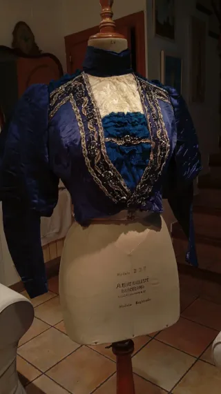 Chambra o corpiño victoriano.