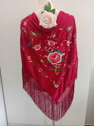 Mantoncillo bordado flores