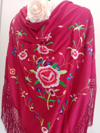 Mantoncillo bordado flores