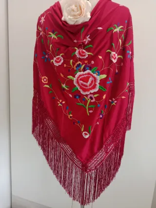 Mantoncillo bordado flores