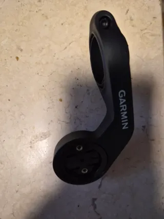 GPS Garmin Edge 820 seminuevo con funda y soporte