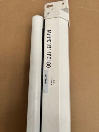 Pantalla de proyección enrollable