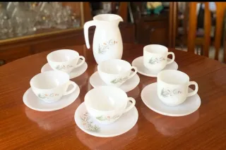 Juego desayuno 13 piezas 65€Arcopal margaritas