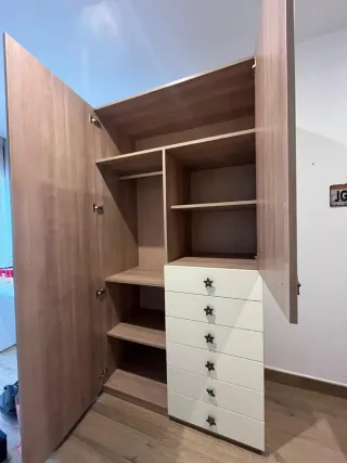 Armario de madera 2 colores