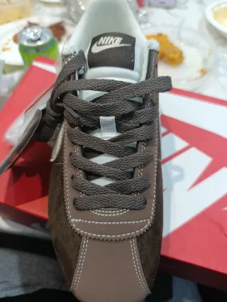 Zapatillas Nike Cortez Marrones y Blancas