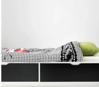 Cama individual con cajones