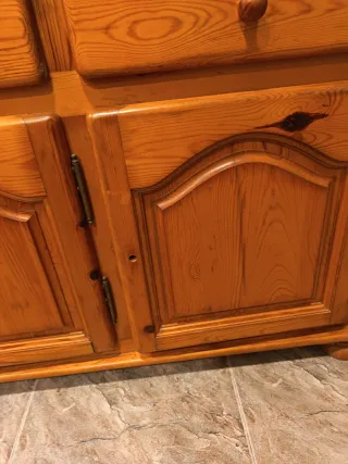 Armadio in legno massello