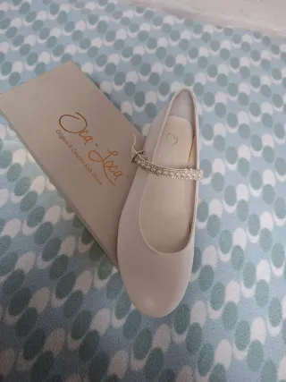 Zapatos de fiesta blancos con pedrería
