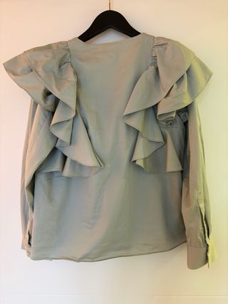 Blusa H&M verde volantes talla 38