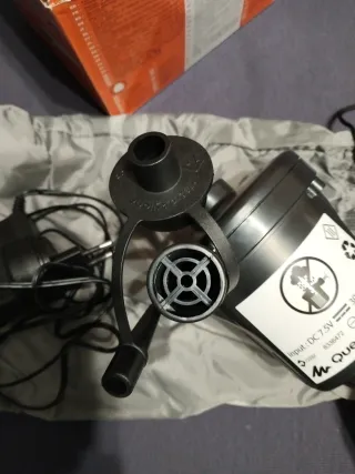 Bomba de aire recargable Quechua