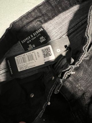 Pantalones Talla 8 y Zapatos Negros