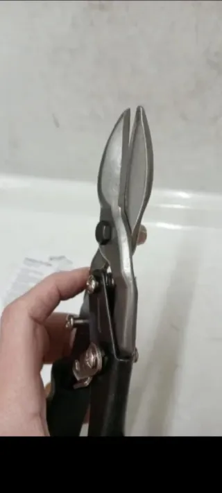 Tijera corta chapa nueva