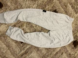 Pantalón chándal Stone Island gris