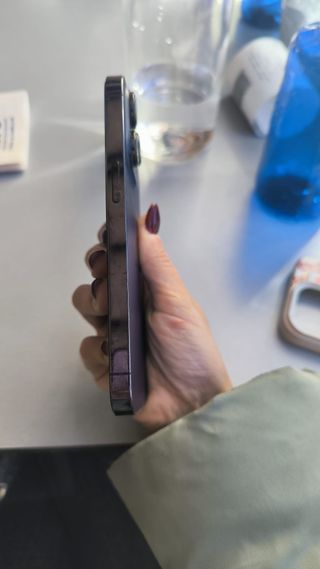 iPhone 14 Pro Morado Profundo