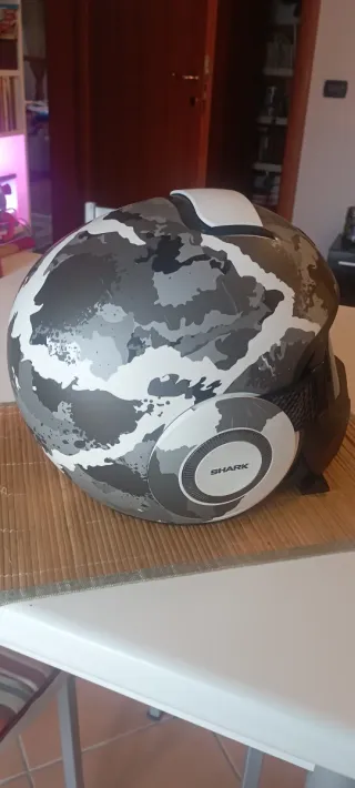 Casco Shark camouflage