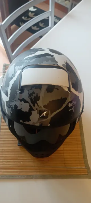 Casco Shark camouflage