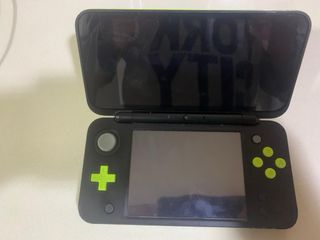 Nintendo New 2DS XL Nero e Verde