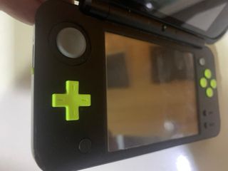 Nintendo New 2DS XL Nero e Verde