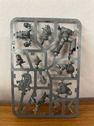 Marine Ruidoso Warhammer 40K en matriz