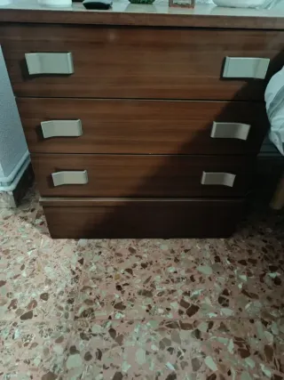 Armario de madera oscura 6 puertas