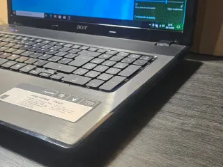 Acer Aspire 7741ZG Portátil