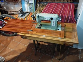Máquina de coser antigua