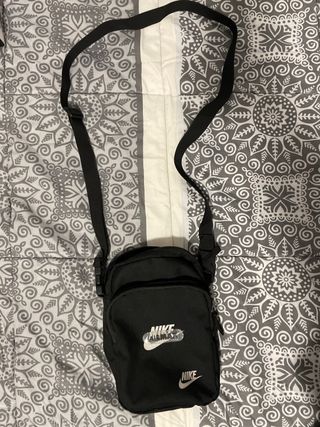 Riñonera Nike Negra PRECIO NEGOCIABLE