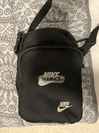Riñonera Nike Negra PRECIO NEGOCIABLE