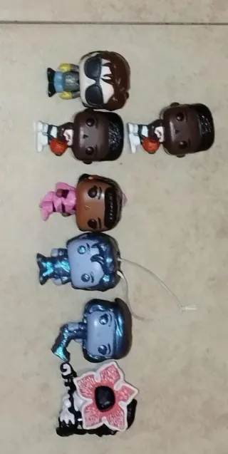 Muñecos Kinder Joy Stranger Things