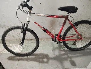 Bicicleta BMX negra