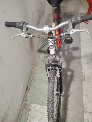 Bicicleta BMX negra