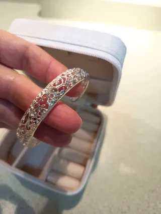 Pulsera de plata con joyero