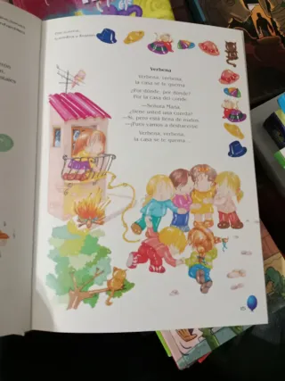 Juegos y Canciones Infantiles (Libros de Entret...