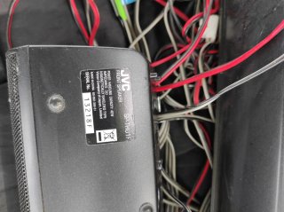 Barra de Sonido JVC y Altavoces