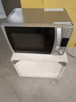 Microondas con grill 22 l. Candy X-range CMXG22DS