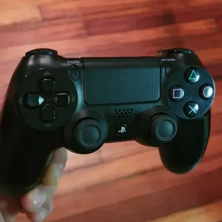 PS4 Pro + Mando + Juego