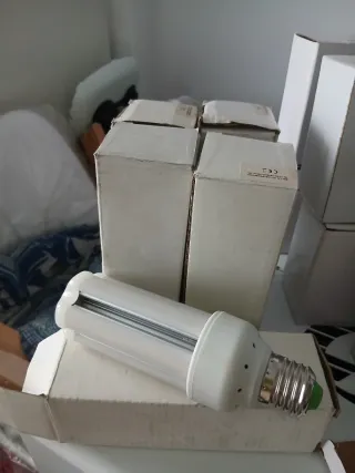 Lote de 5 - Bombillas LED E27 3W + 9 bombillas E27