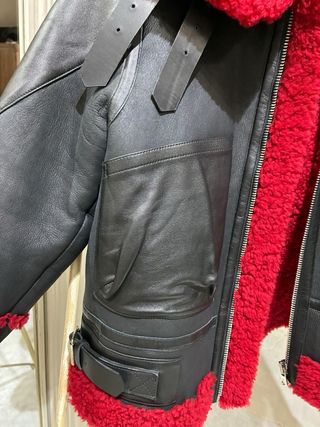 Chaqueta Mouton Sandro estilo aviador