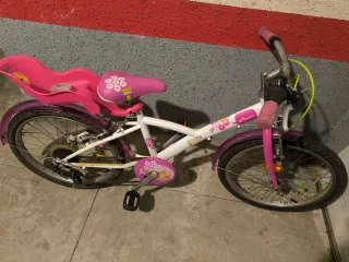 Bicicleta infantil roja