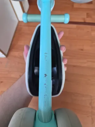 Bicicleta de equilibrio infantil azul