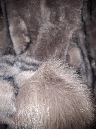 Abrigo de pelo sinténtico