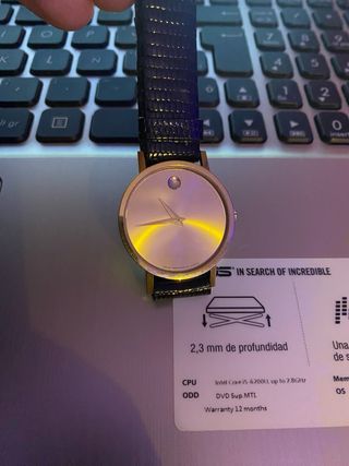 Reloj Movado Cuarzo Dorado y Negro