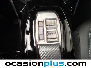 Peugeot 2008 Allure Hybrid eDCS6 107 kW (145 CV)